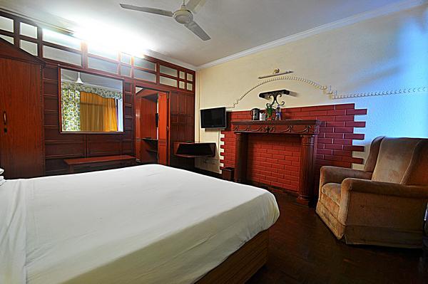 Classic The Mall - Lake Facing